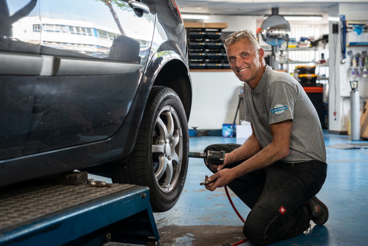 Wissel zomer- en winterbanden bij Autobedrijf John Visser