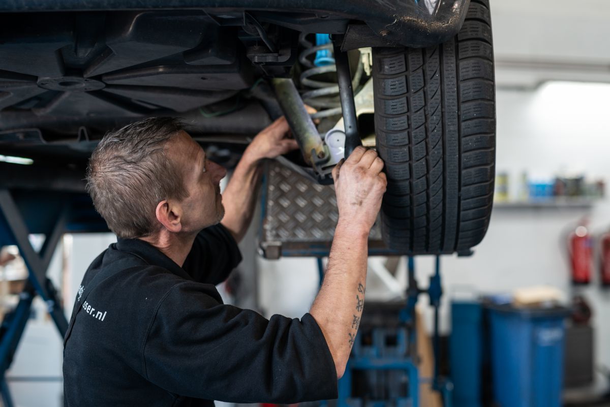Kleine reparaties > snelle service bij Autobedrijf John Visser