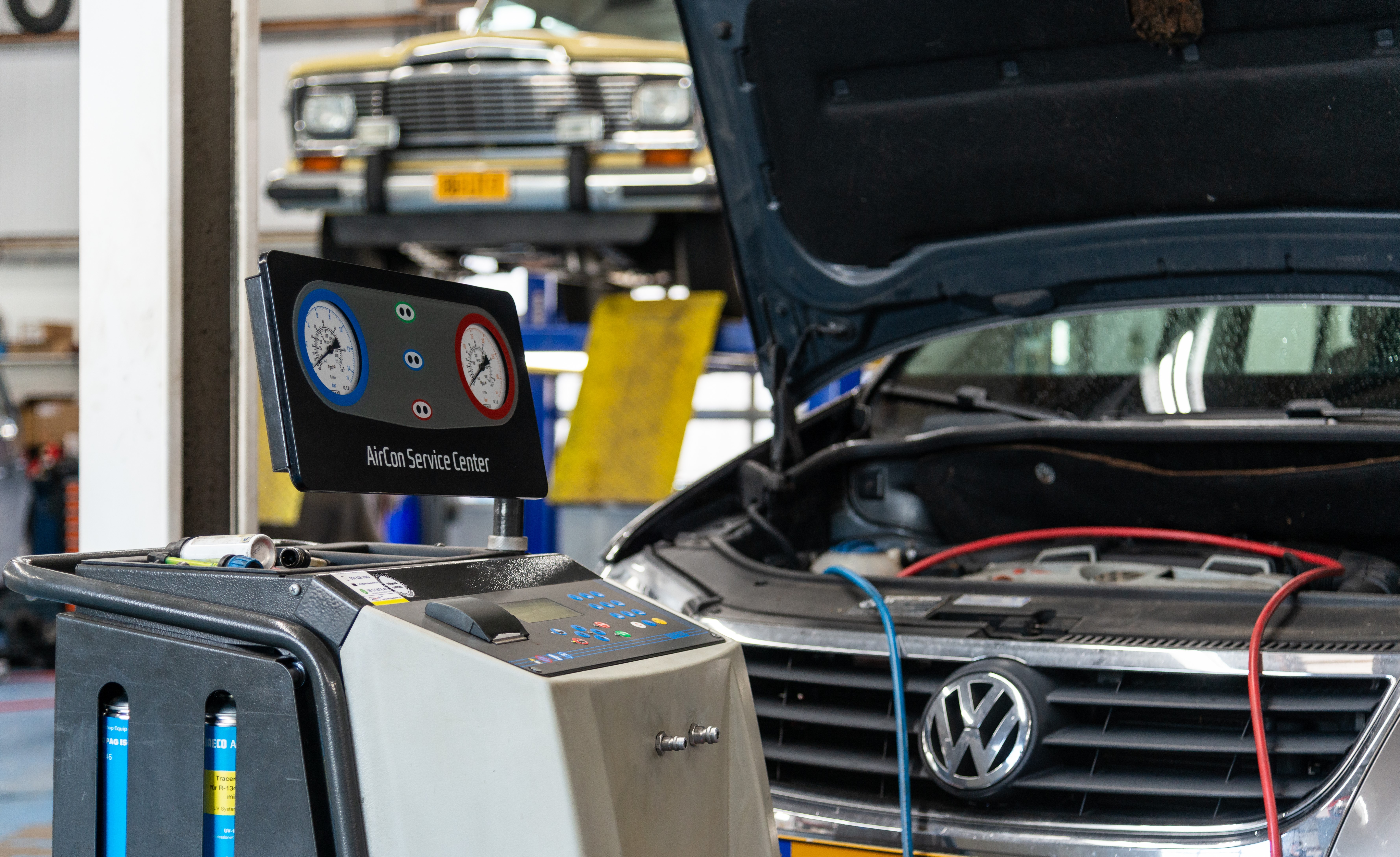 Airco controle bij Autobedrijf John Visser Airco controle bij Autobedrijf John Visser